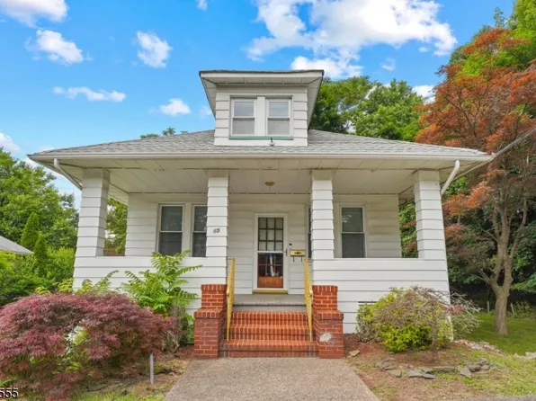 15 Chestnut Grove Ave, Woodland Park, NJ 07424