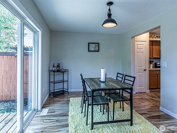 4th image of 3720 Pine Creek Lane SE