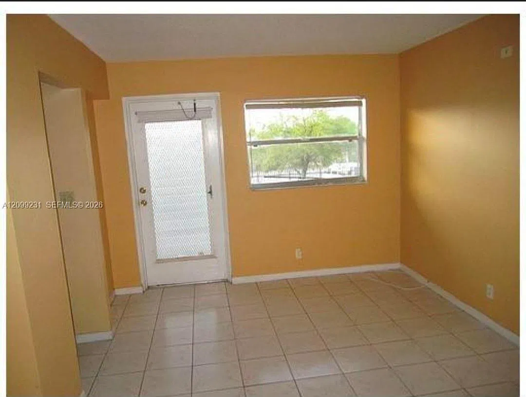 Gardens At Lauderhill Con — Photo 4