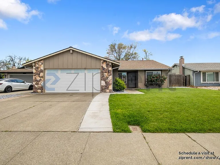 208 Richard Pl — Photo 1