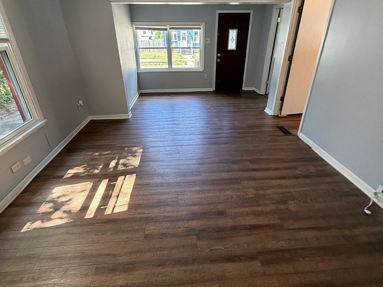 4 bed, 1.5 bath, 819 sqft, $1,400 — Photo 2