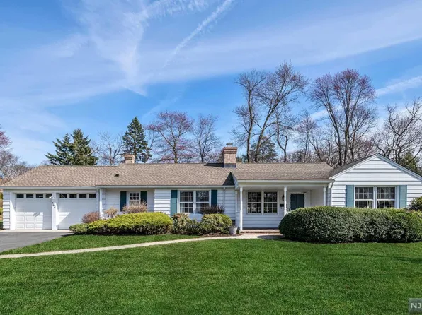 364 Monroe Ave, Wyckoff, NJ 07481