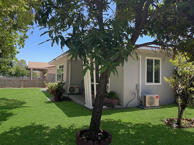 702 Beckville St — Photo 3