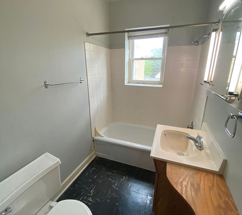 2nd image of 932 State St APT 11