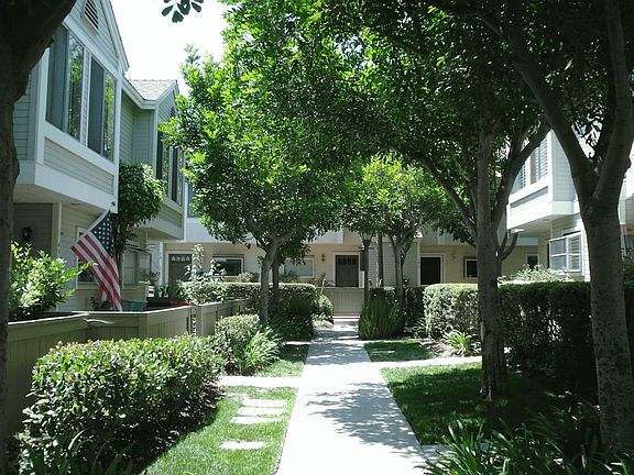 path way to the house