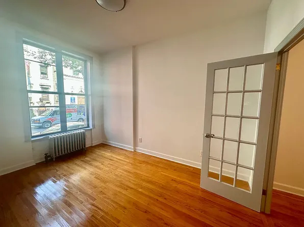 100 East Seventh Street image 1 of 5