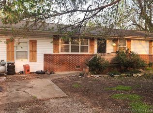 220 S Walnut St, Oologah, OK 74053
