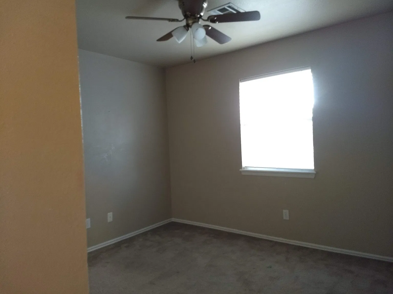 202 S Timbercrest Ct — Photo 4