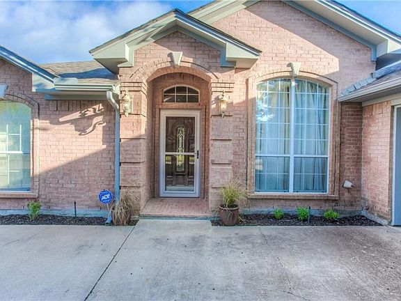 4th image of 3200 Riverwood Dr