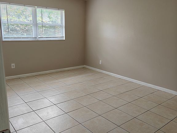 5th image of 3649 136th Ave N APT B