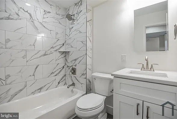 3345 N 19th St #3R — Photo 8