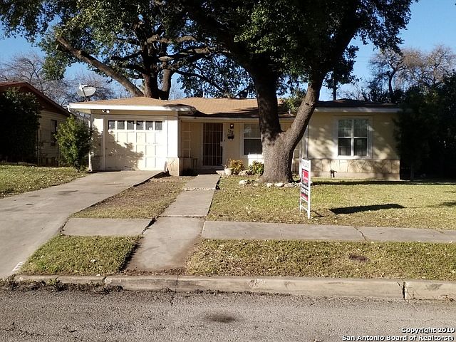 1st image of 135 Gazel Dr