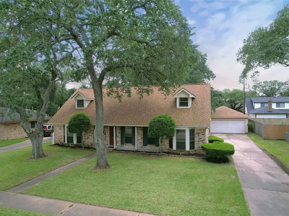 2106 S Memorial Ct, Pasadena, TX 77502