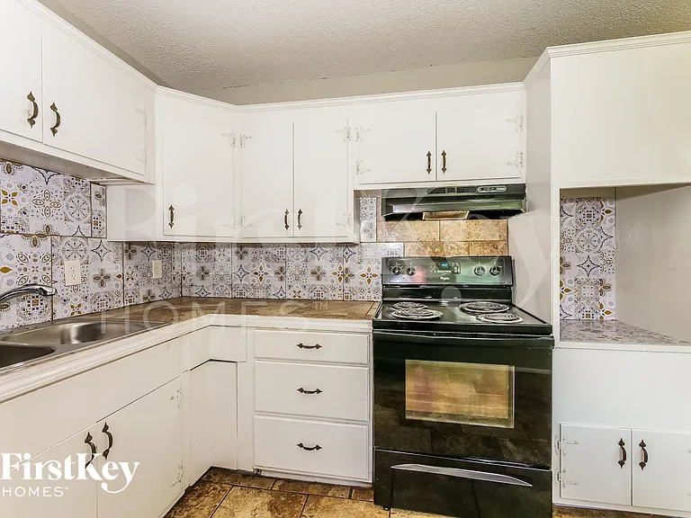 9309 Farley Ave — Photo 7