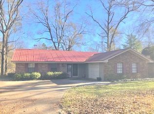 102 Walnut Cir, Vicksburg, MS 39180