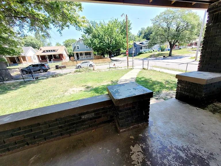 5248 Euclid Ave — Photo 40
