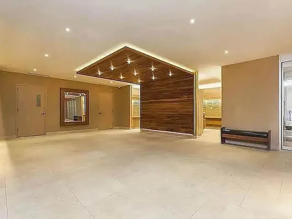 245 East 19th Street 4M image 2 of 3