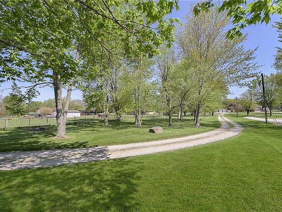 3rd image of 6915 E County Road 800 N