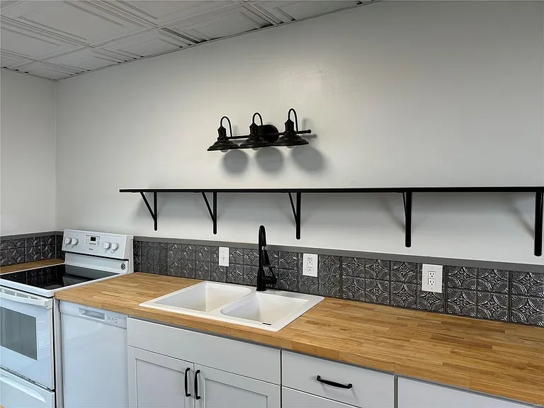 422 N Madison Ave — Photo 4