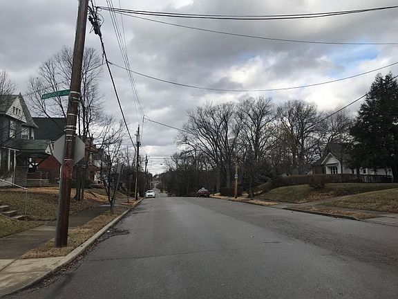 4th image of 1079 Grand Ave