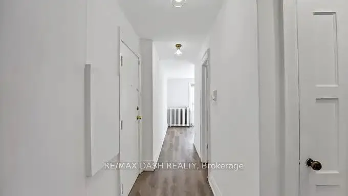 917 Saint Clair Ave W #30 — Photo 34