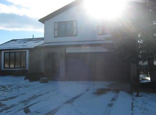 12 Old Farm Cir, West Seneca, NY 14218