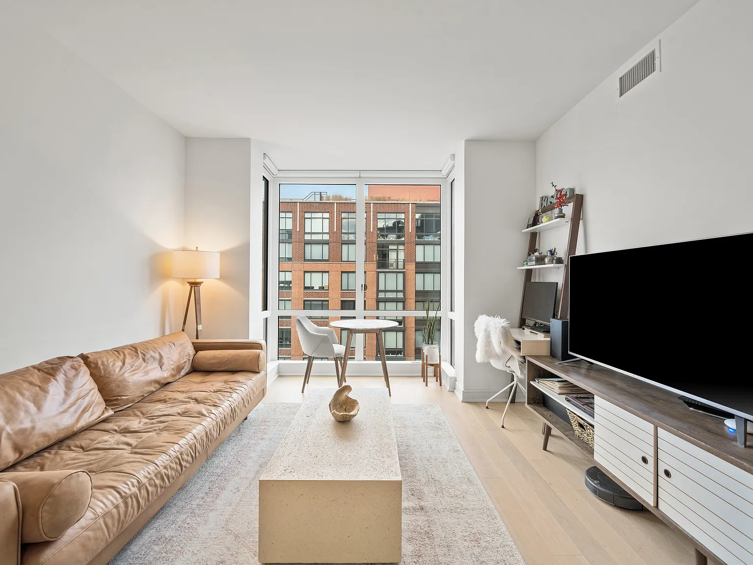 1 bed, 1.5 bath, 786 sqft, $4,600 — Photo 1