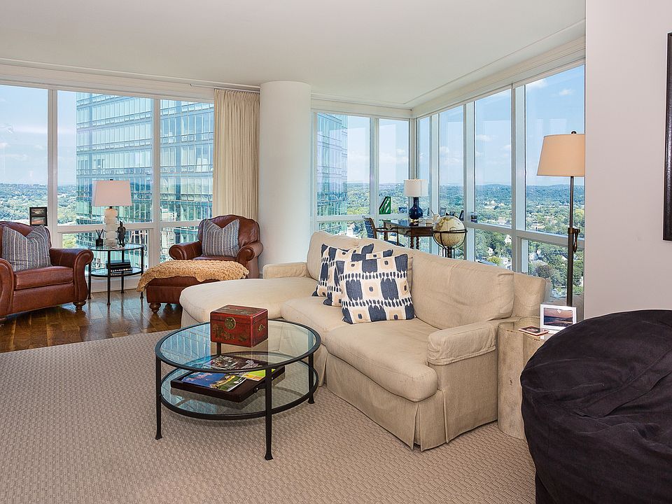 1st image of 1 Renaissance Sq Unit V8g