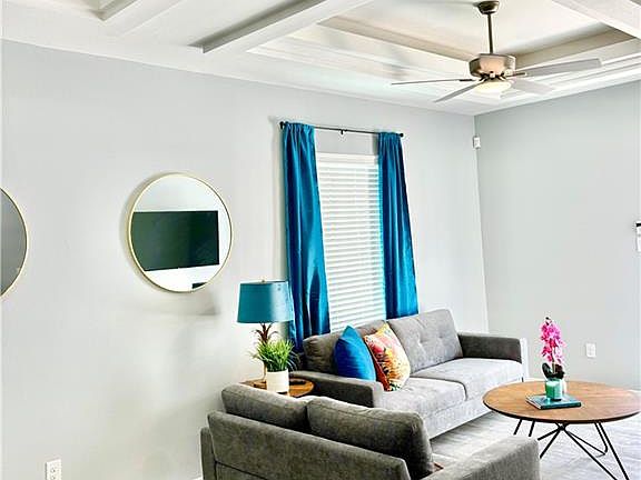 4th image of 417 E Acacia Ave #3