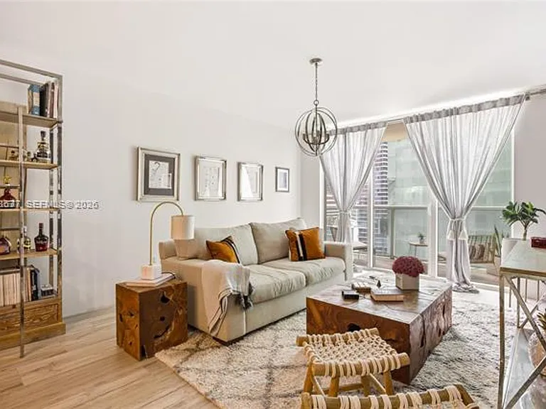 31 SE 5th St #2410 — Photo 14