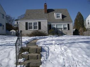 4 Roy Pl, Eastchester, NY 10709