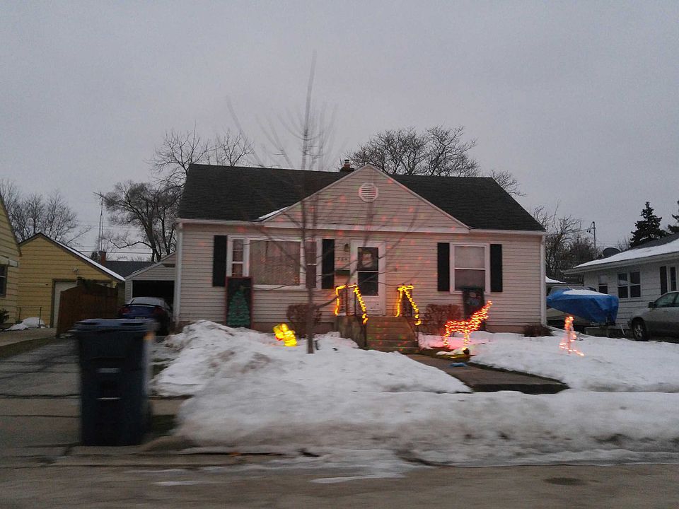 1st image of 364 E 12th St
