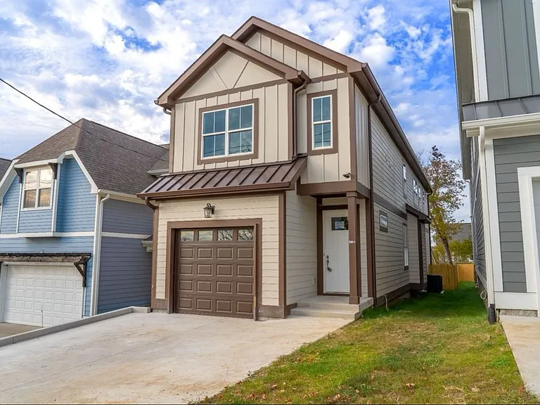4010B Clifton Ave — Photo 1