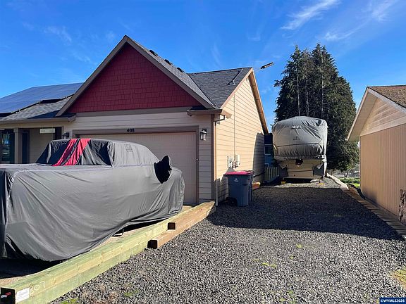 3rd image of 408 SW Oak St