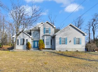 7 Mathew Dr, Sparta, NJ 07871