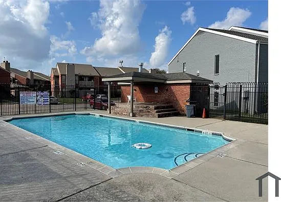 2 bed, 1000 sqft, $1,100 — Photo 2