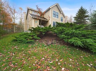 142 Pine Ct, Tannersville, PA 18372