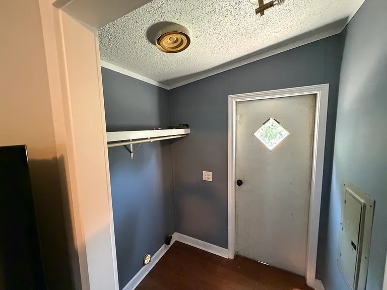 2611 Warhorse St — Photo 5