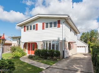 7700 Palma Ln, Morton Grove, IL 60053