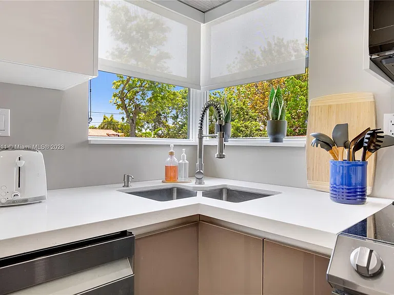 6428 SW 23rd St — Photo 25