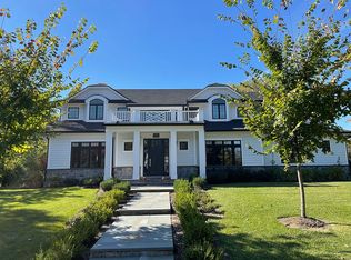 9 N Flamingo Rd #9, Roslyn, NY 11576