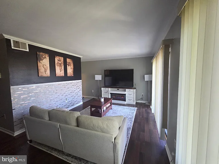 6998 Hanover Pkwy #4 — Photo 5