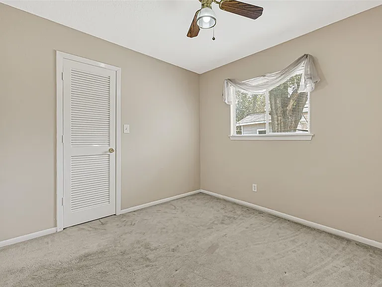 3816 Newton Dr — Photo 12