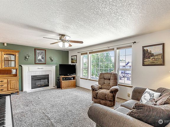 4th image of 9901 2nd Avenue Ct E