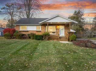 3855 Anoka Dr, Waterford, MI