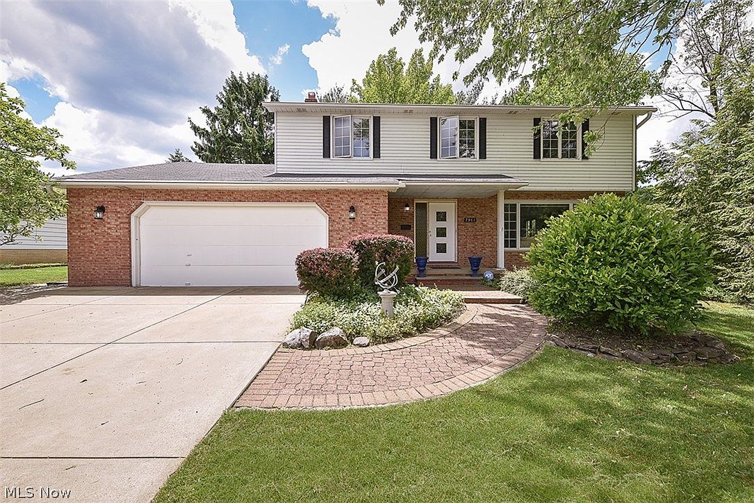 7961 Hollenbeck Cir, Parma, OH 44129 Zillow