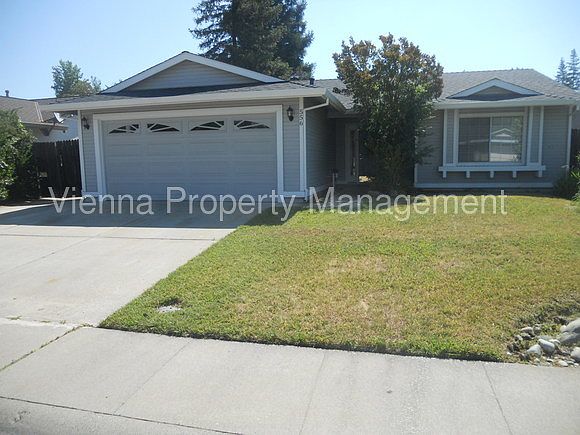 1st image of 556 Oakborough Ave
