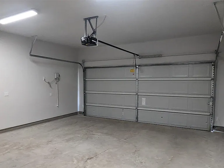 18606 Albany Bay Ln — Photo 36