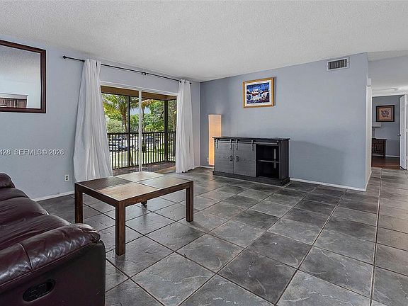 4th image of 3083 N Oakland Forest Dr APT 206
