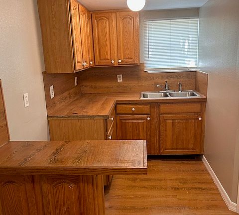 4th image of 7939 Cadillac Ave #2